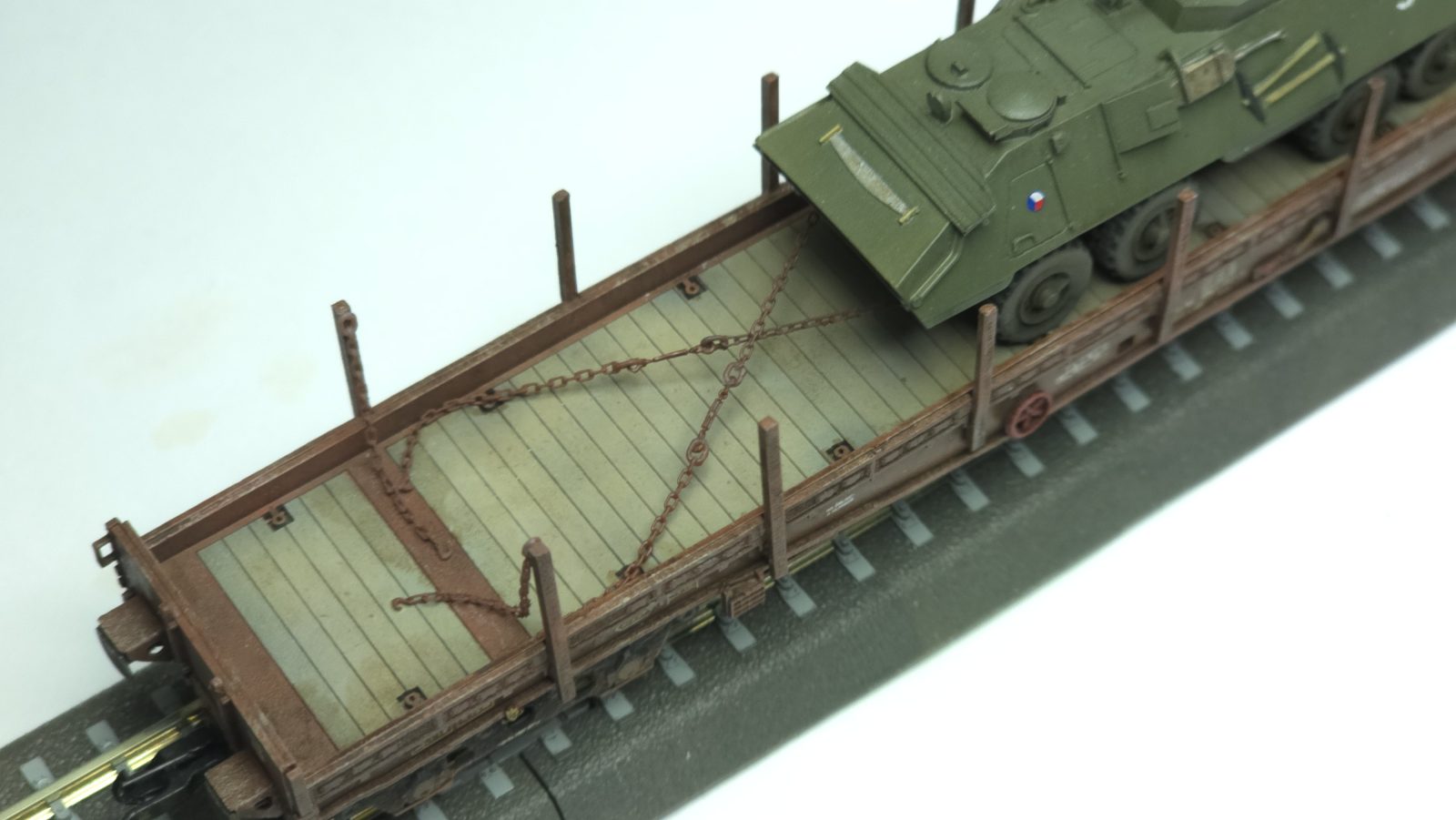 Res11 ČSD s OT64 - detail 3D tištěného řetězu s napínáky